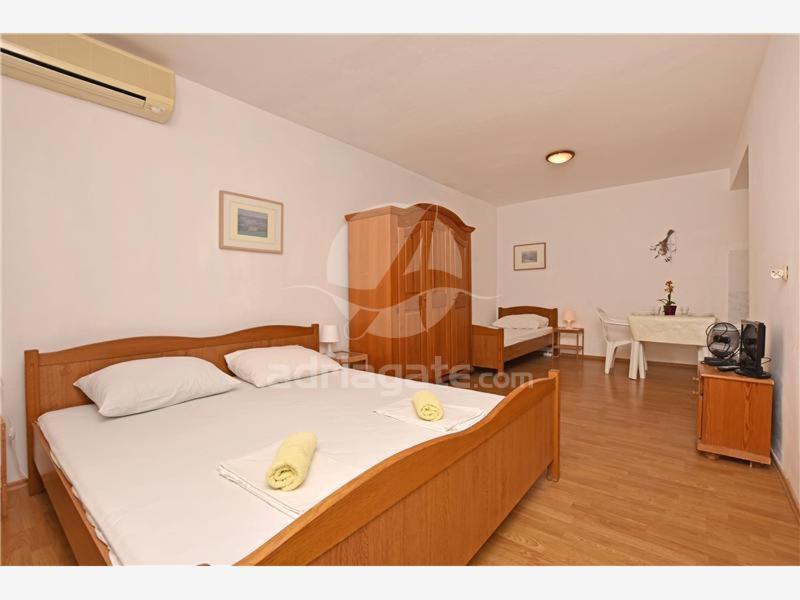 Apartmani Miro Opacak Omiš Buitenkant foto