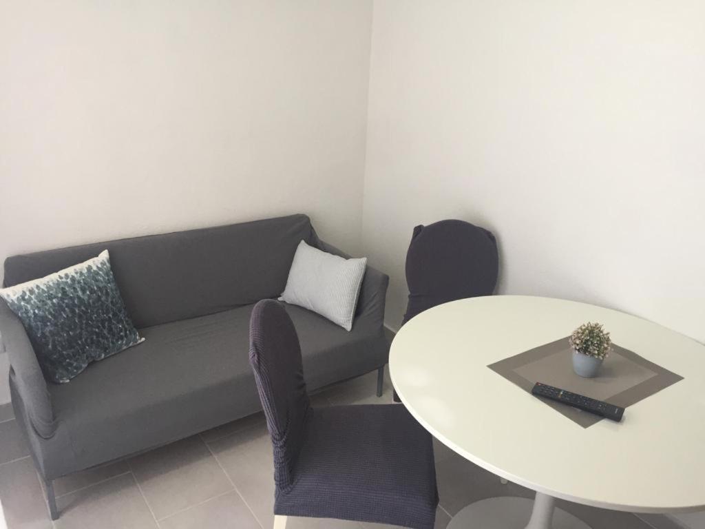 Apartmani Miro Opacak Omiš Buitenkant foto